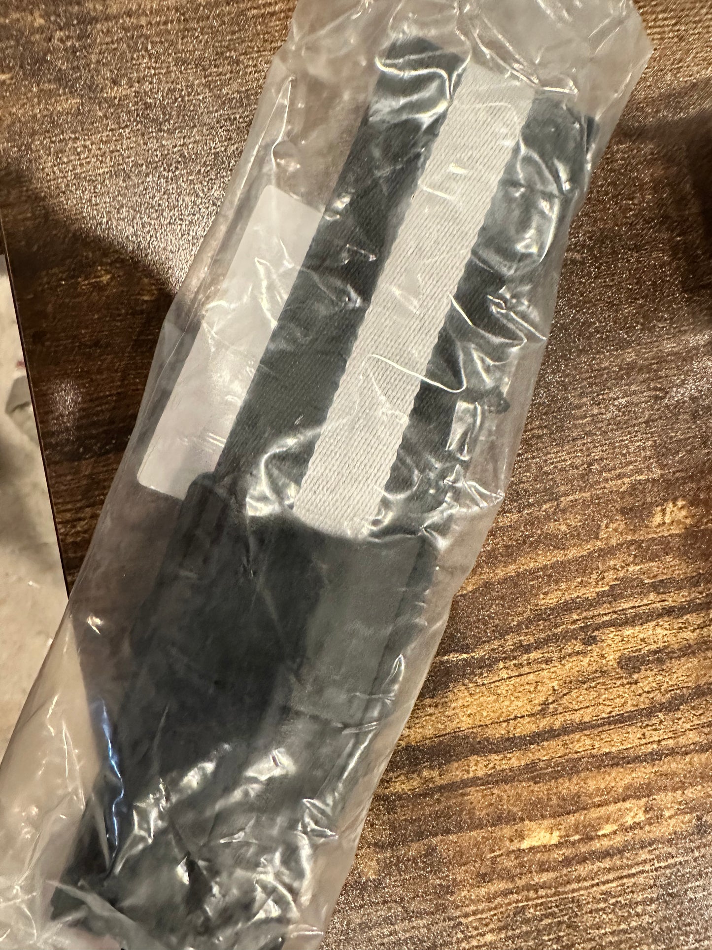 Guitar strap black & white