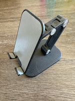 Foldable tablet/phone holder